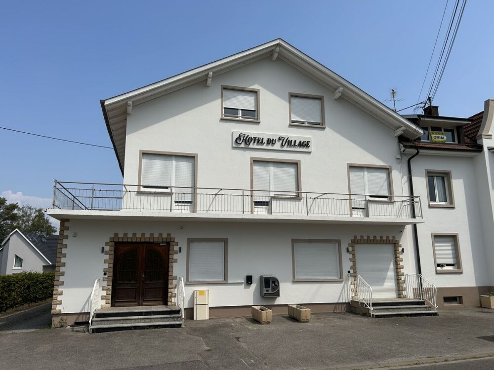 Façade de l'Hôtel du Village, Village-Neuf